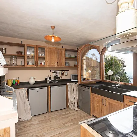 Homes In Genoa - Charming Villa *
